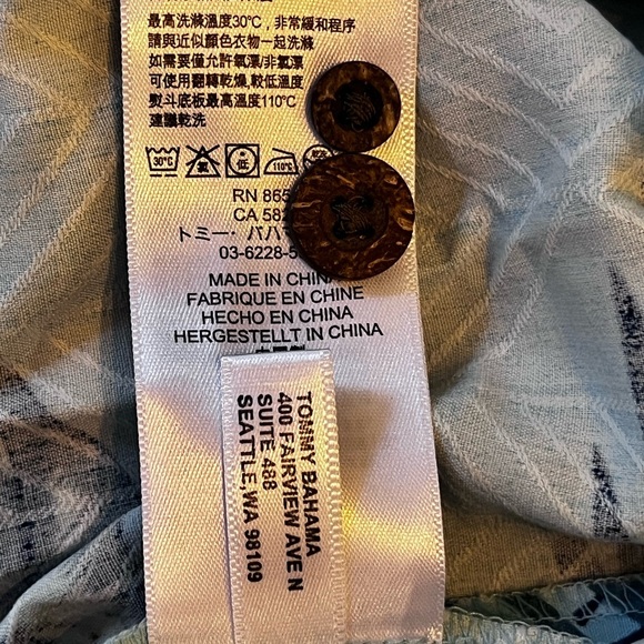 Tommy Bahama Short Sleeve Hawaiian Tropical Camp Shirt 100% Silk Mens blue M - Picture 6 of 10